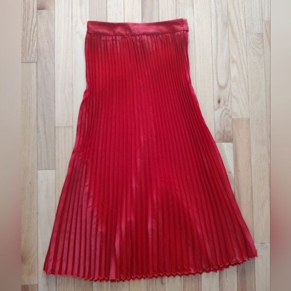 Accordion pleat red midi skirt XS - Picture 3 of 8